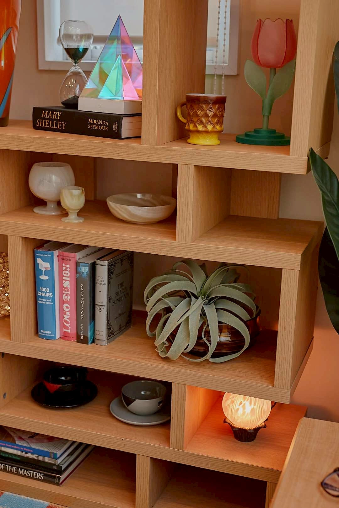 Step design open shelf