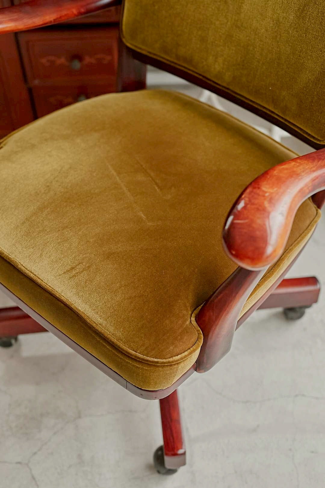 カリモク Colonial Series Desk Chair