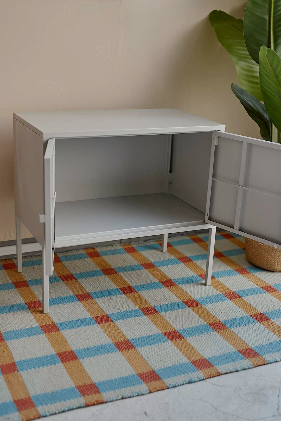 Soft Grid Cabinet