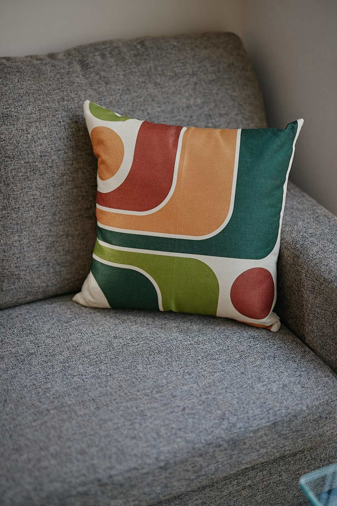 Gray Fabric Sectional Sofa with Ottoman