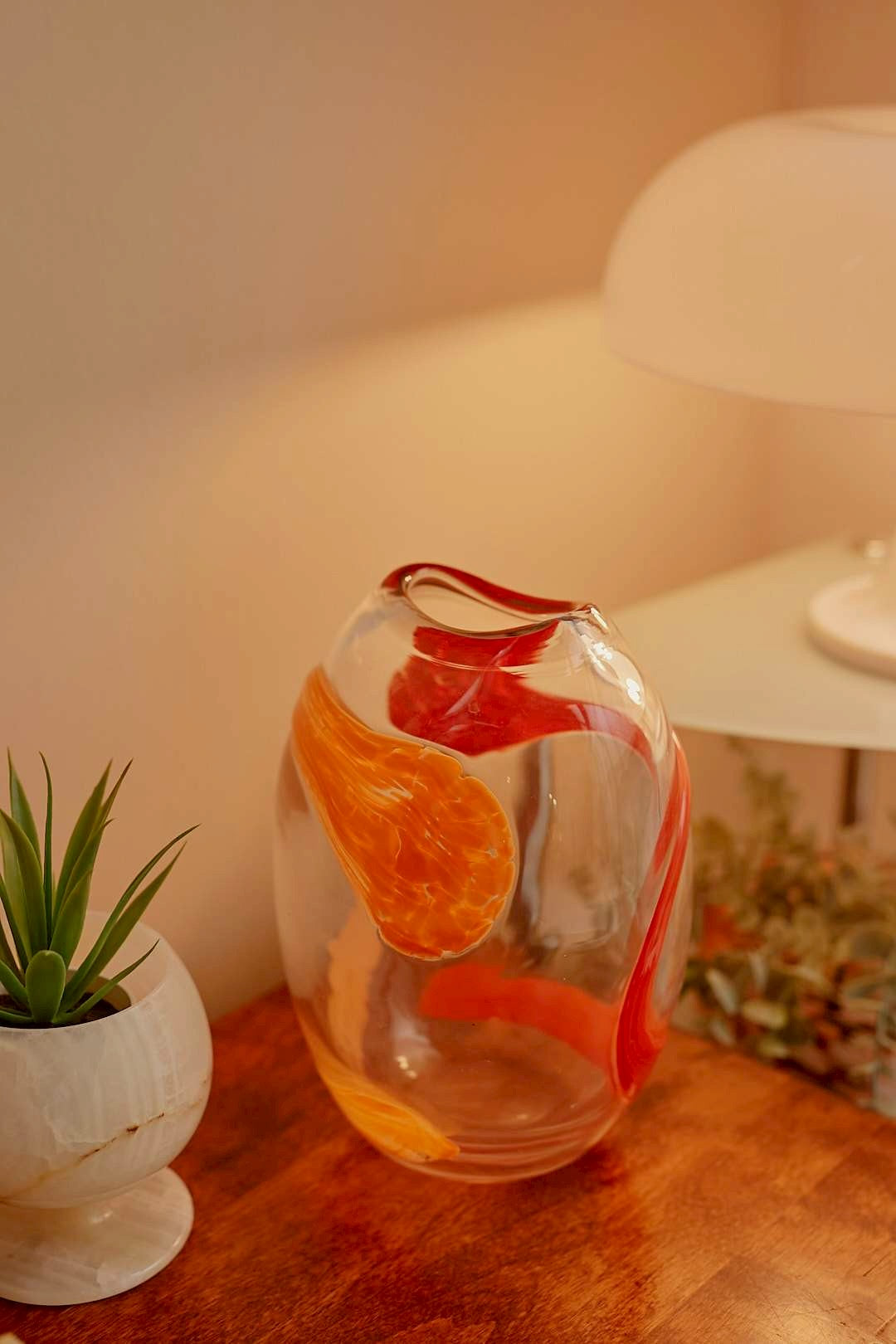 KAMEI GLASS

Orange Swirl Flower Vase