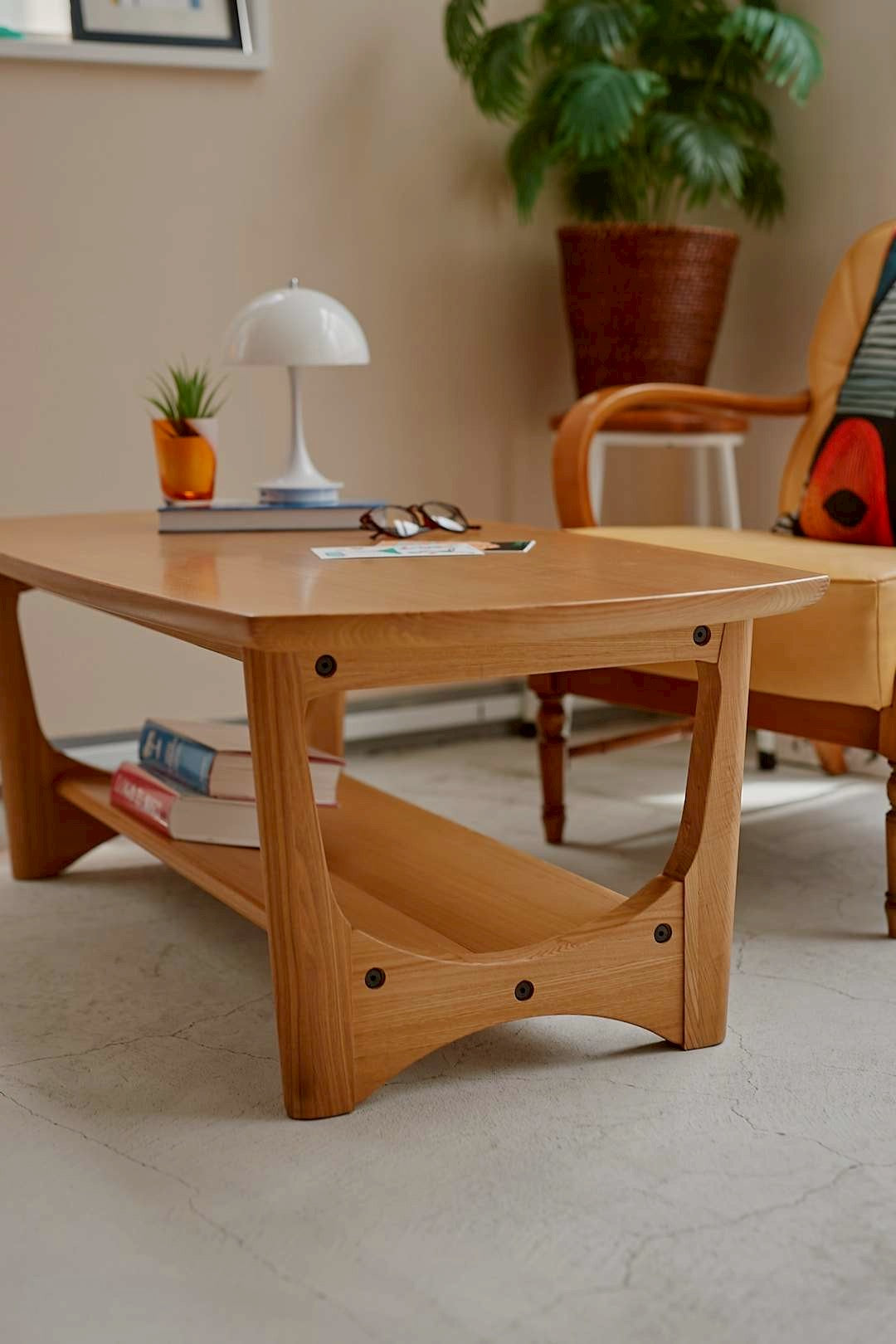 Oak Curve Low Table