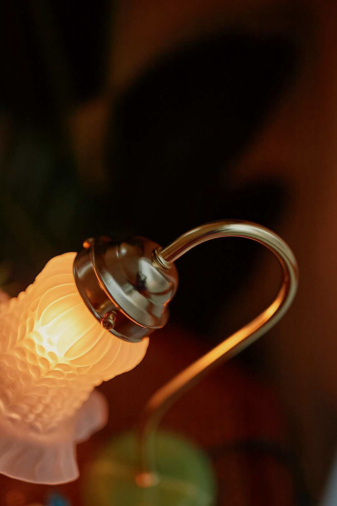 キシマ Frill glass table lamp