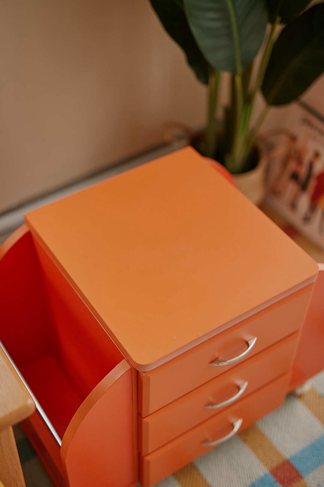 Orange Round Side Wagon