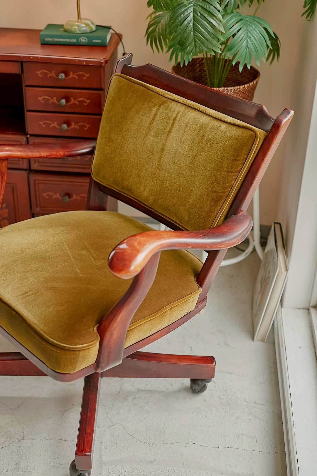 カリモク Colonial Series Desk Chair
