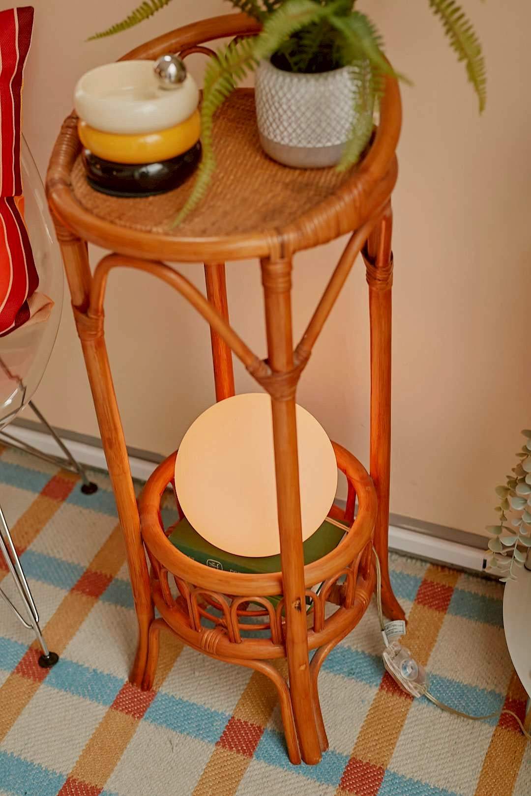 Rattan Pedestal Stand