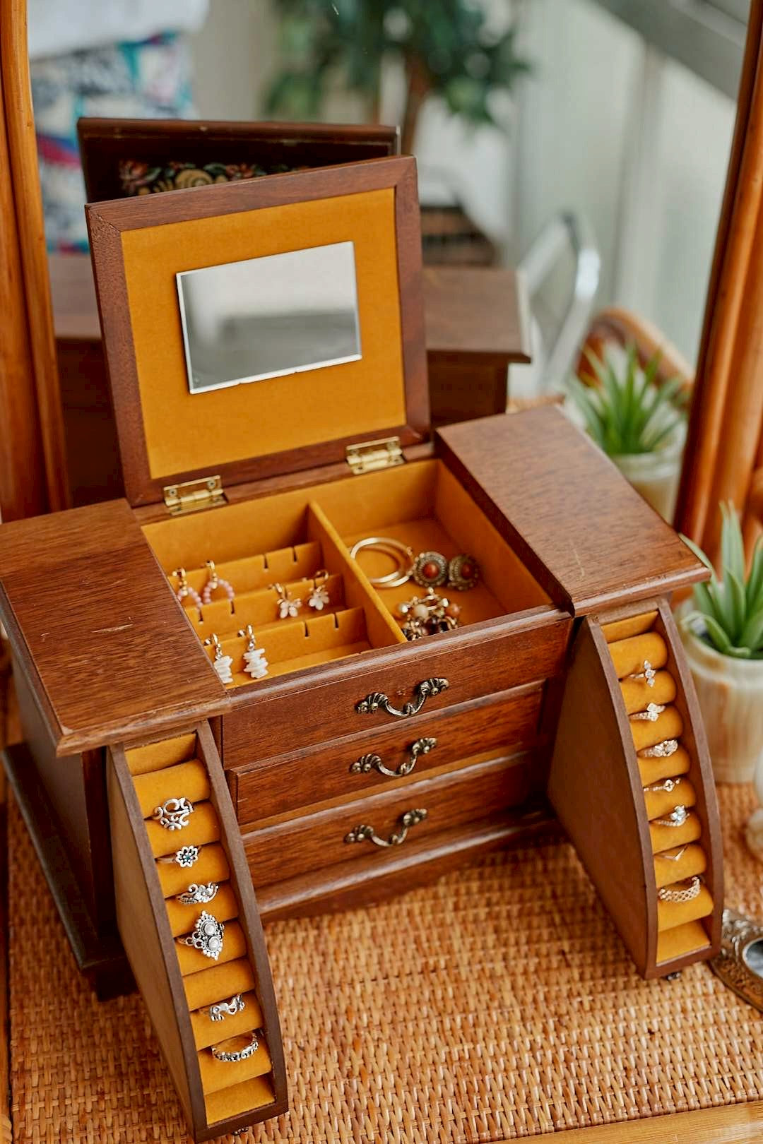 Rose Tapestry Jewel Chest