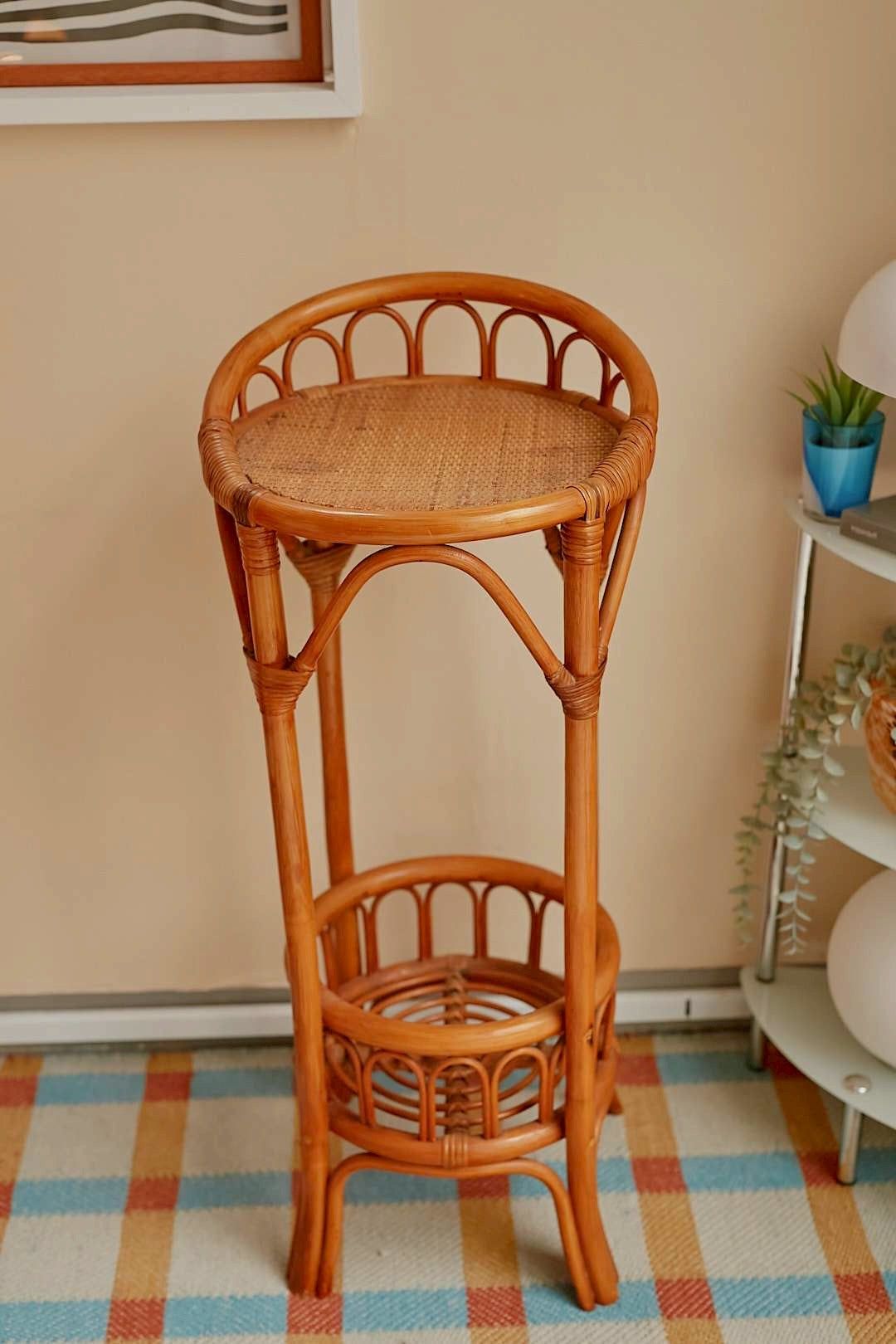 Rattan Pedestal Stand