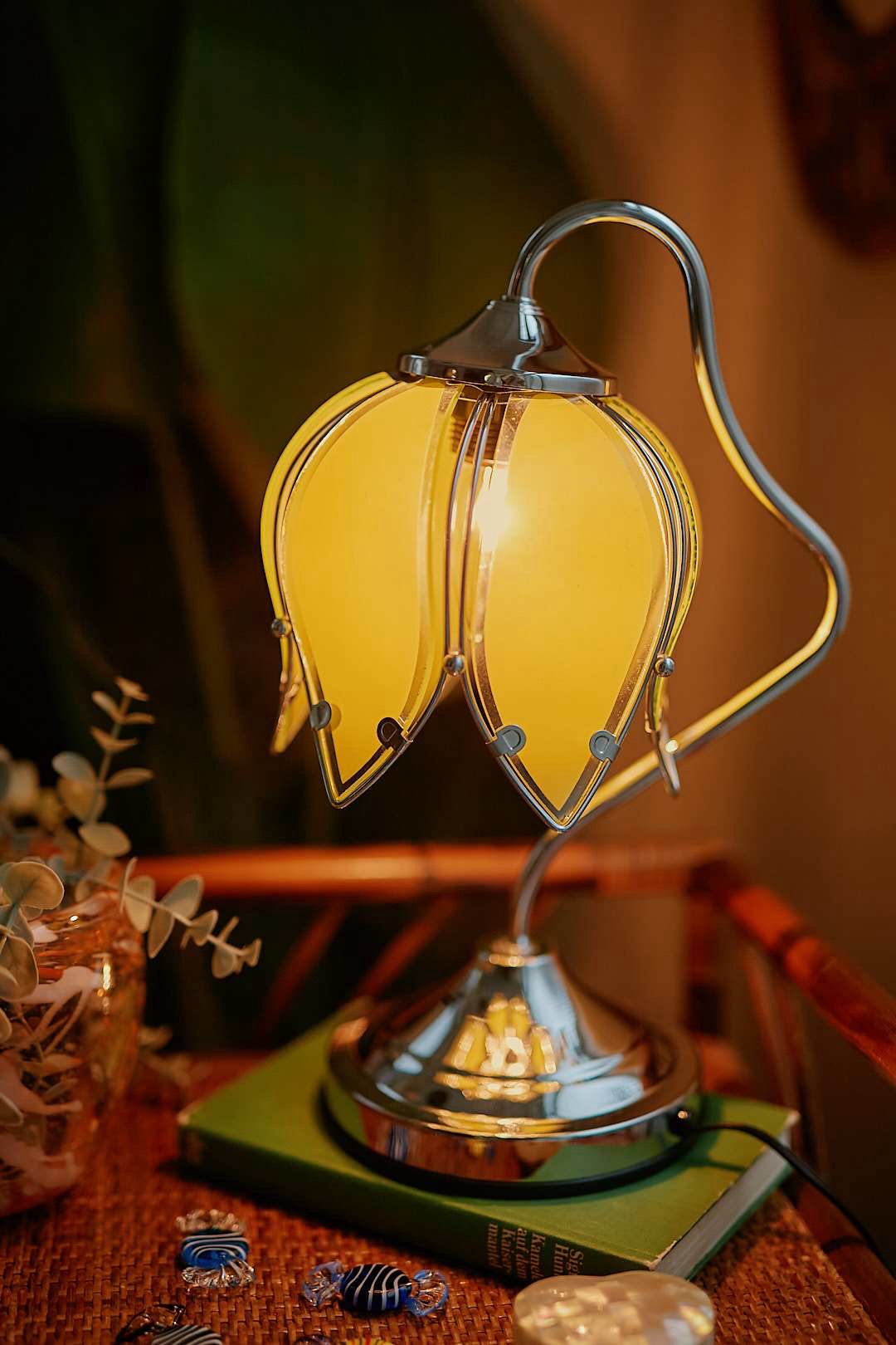 Yellow Petals Touch Sensor Lamp