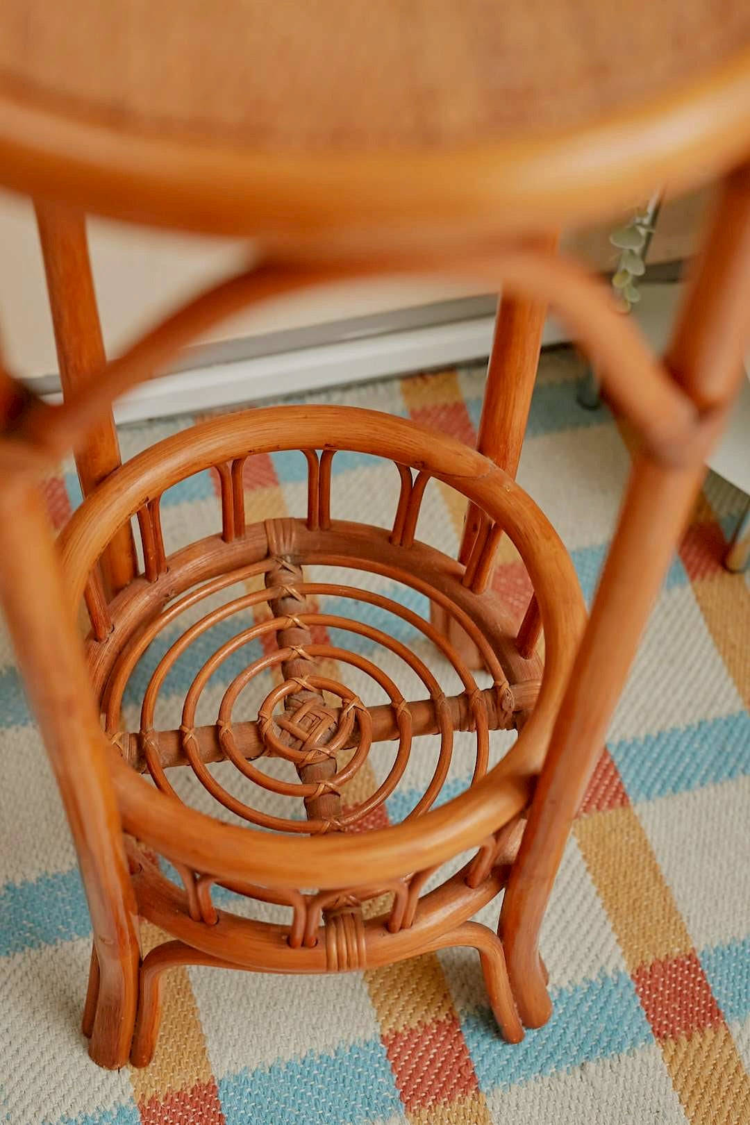 Rattan Pedestal Stand