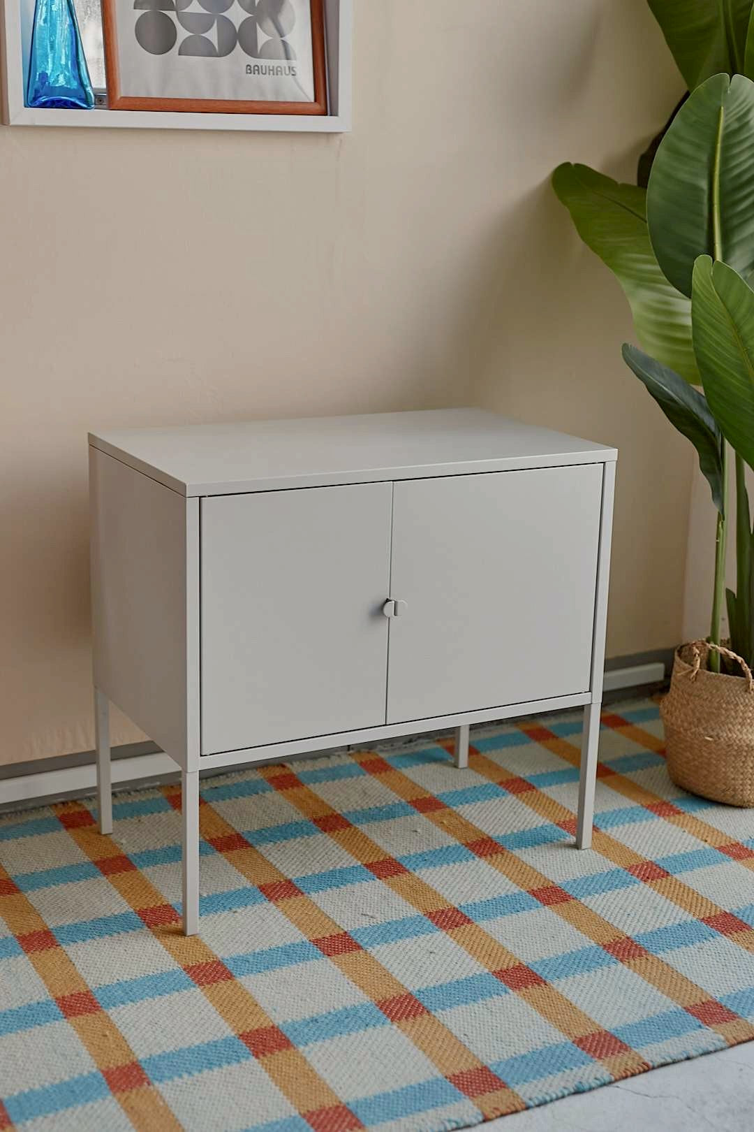 Soft Grid Cabinet