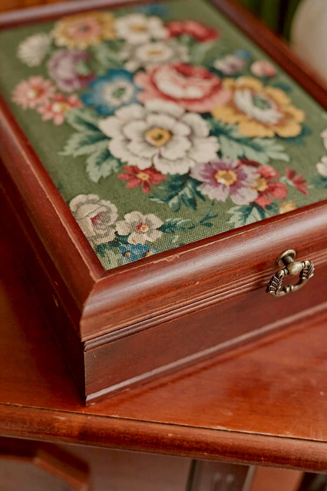 Flower fabric jewelry box
