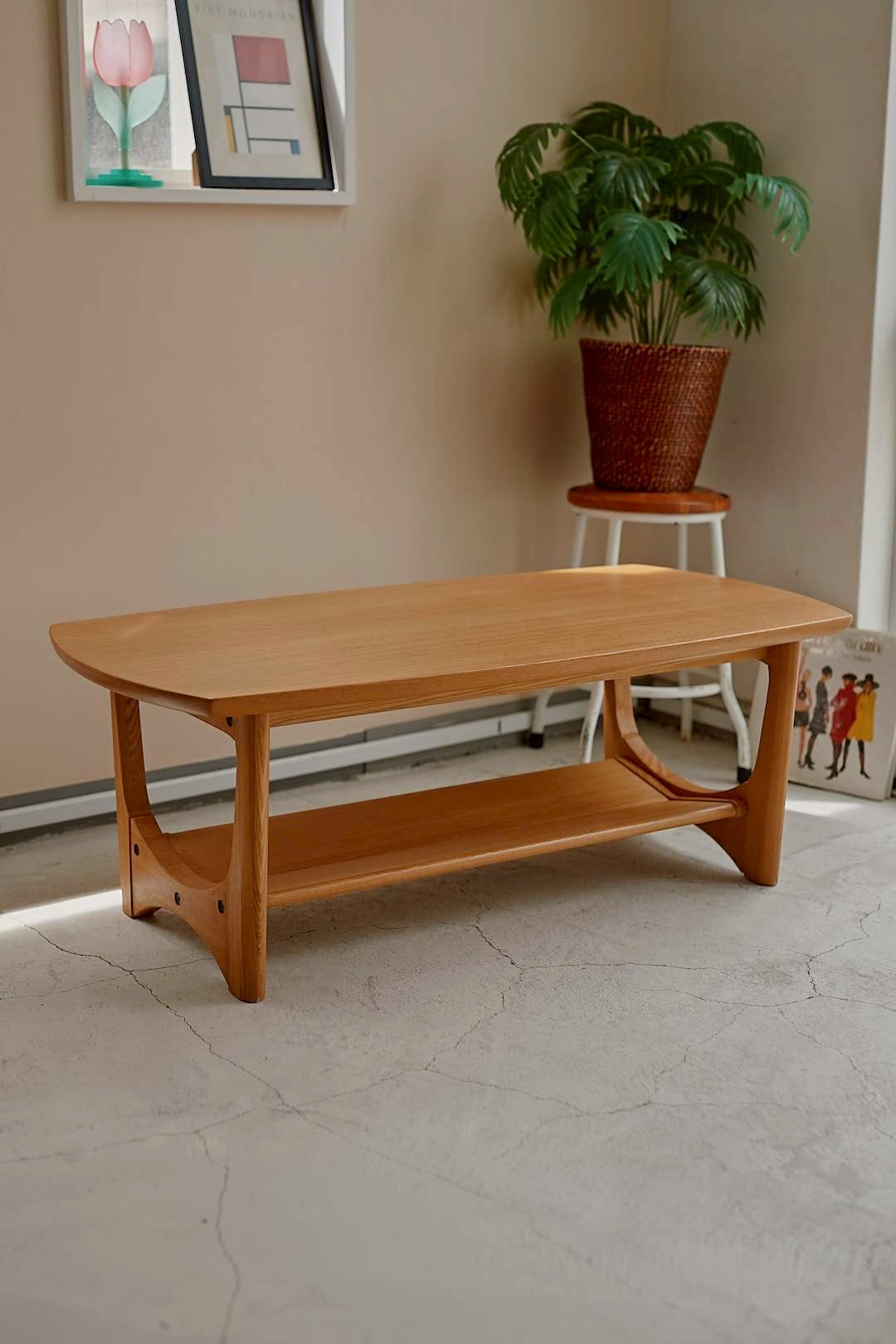 Oak Curve Low Table