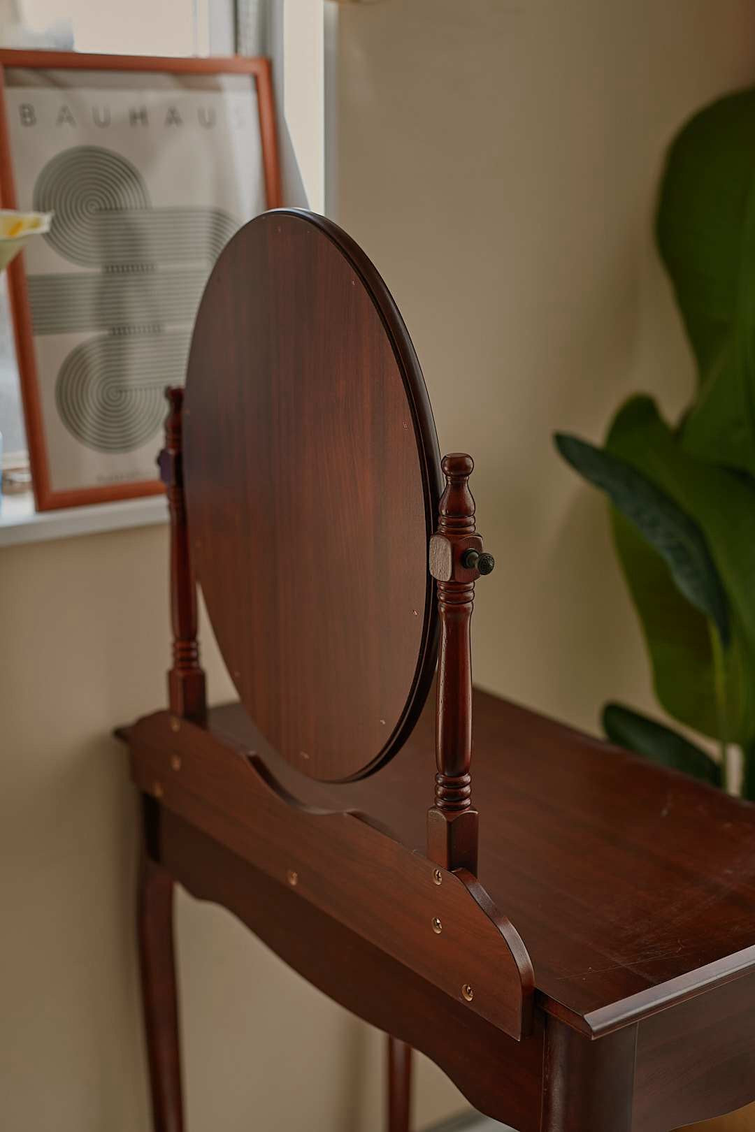 Classical Oval Dresser