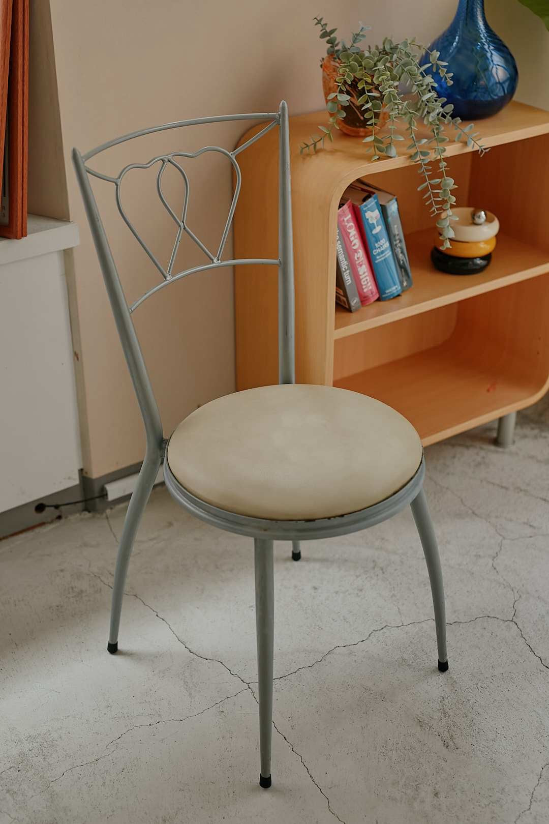 Heart Chair&Oval Glass Table Set