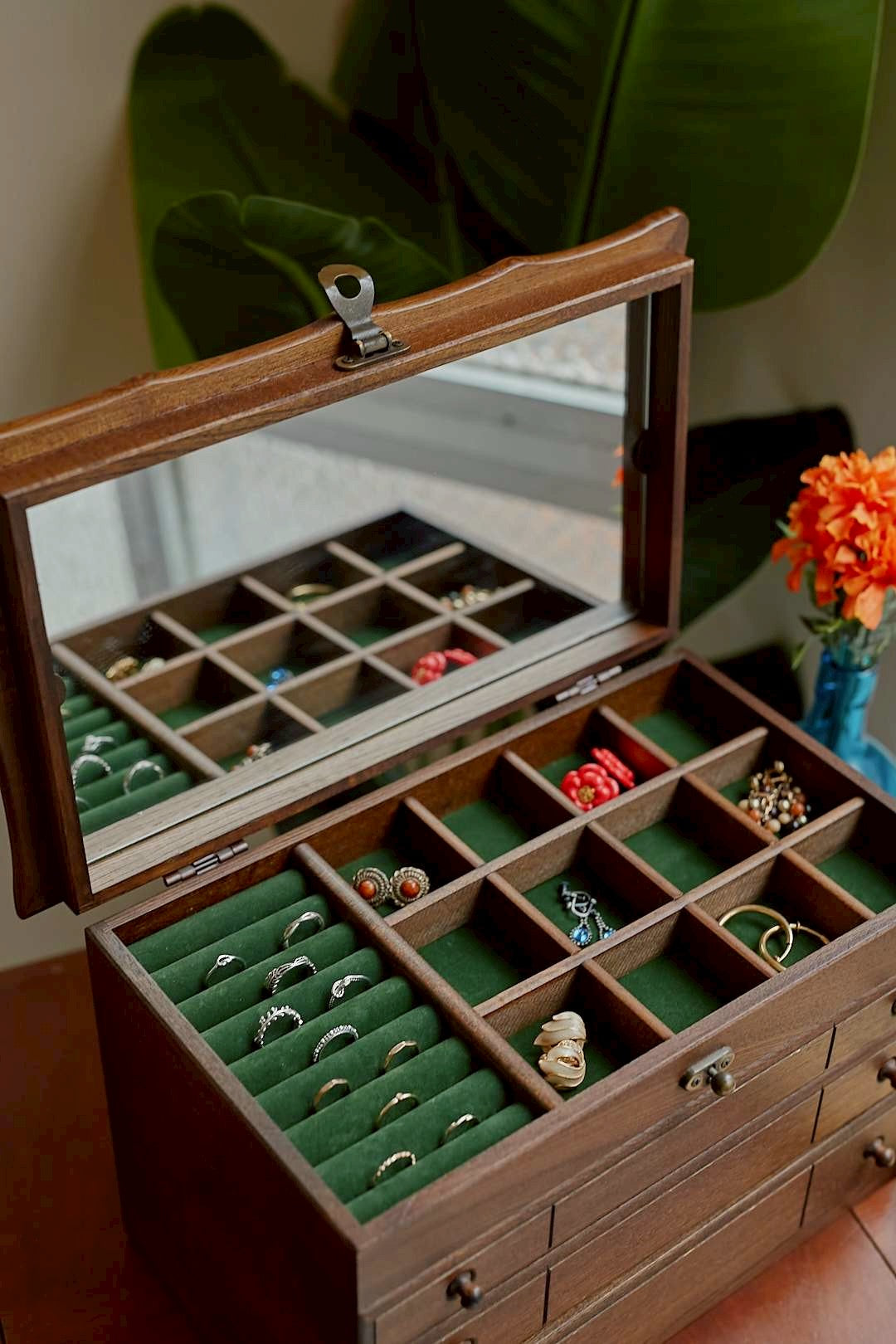 Green velvet jewelry box
