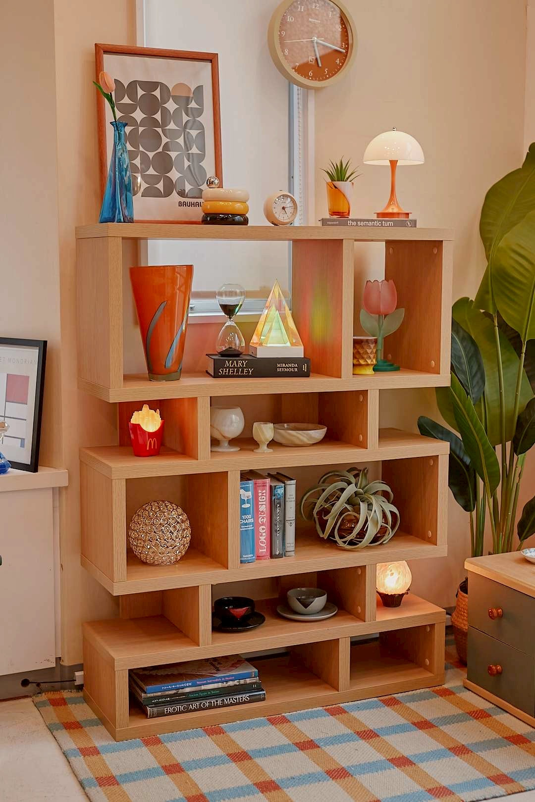 Step design open shelf