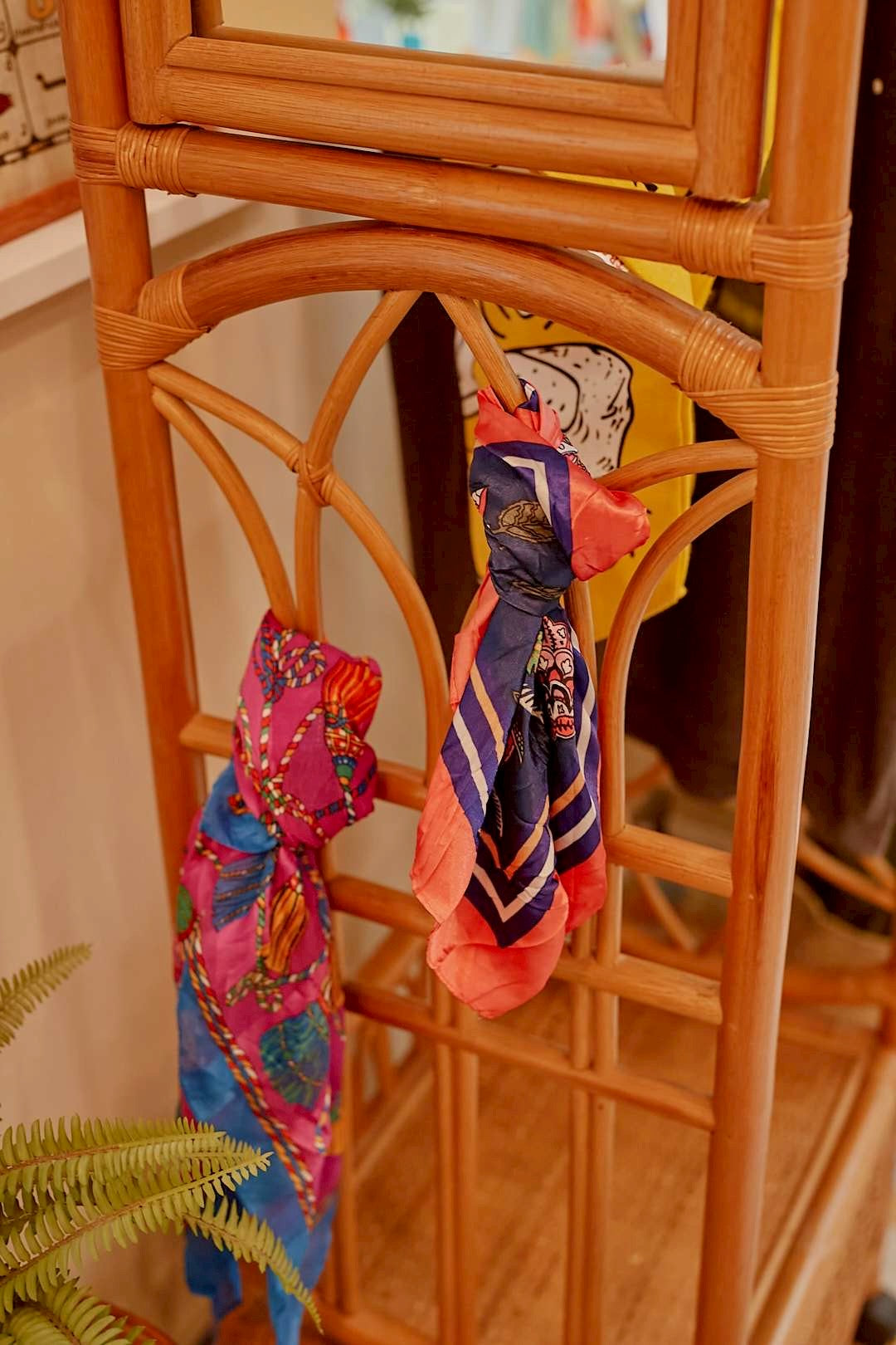 Rattan Mirror hanger rack
