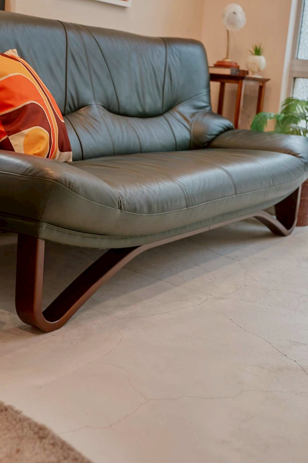 Leather Lounge Sofa & Ottoman