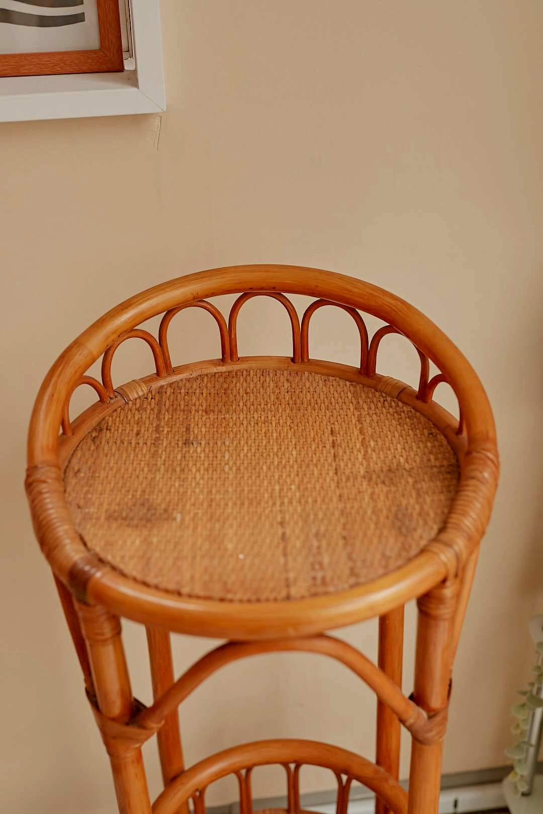 Rattan Pedestal Stand