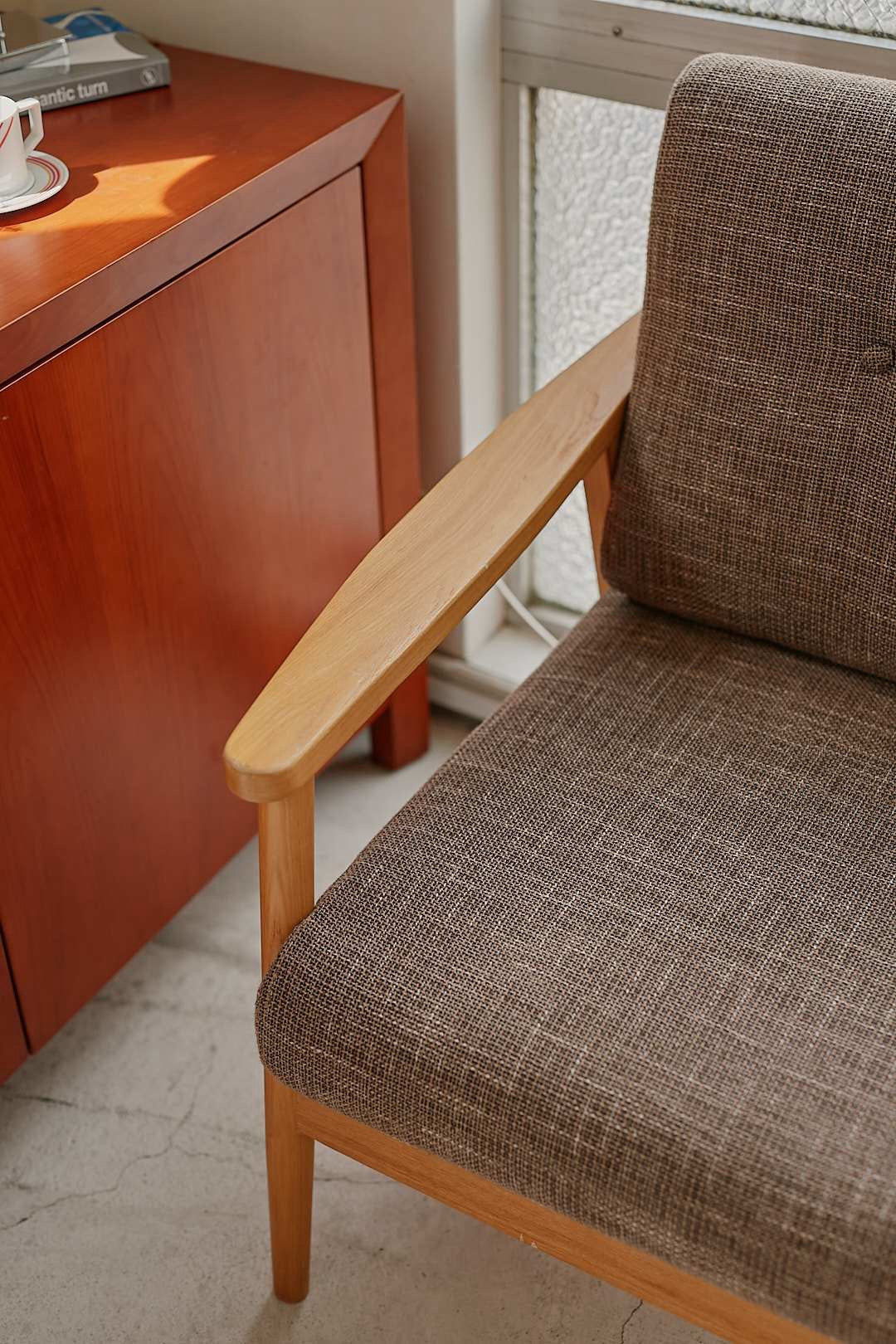 Brown Fabric Oak Flame Sofa
