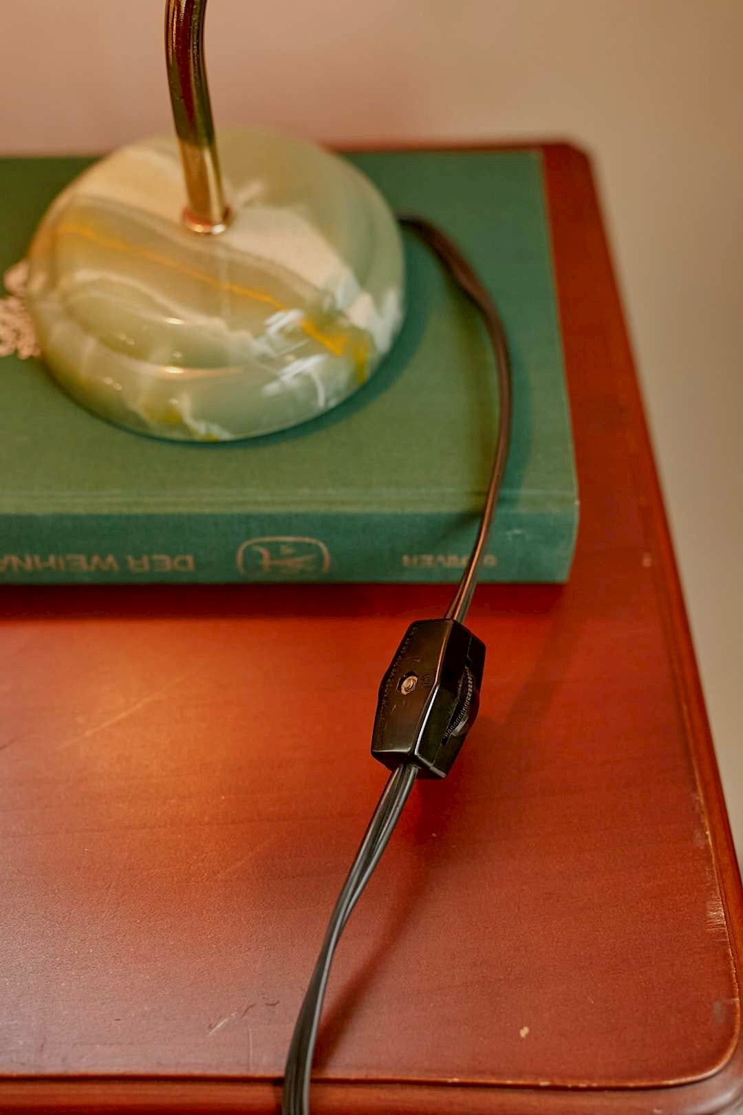 Frill glass table lamp