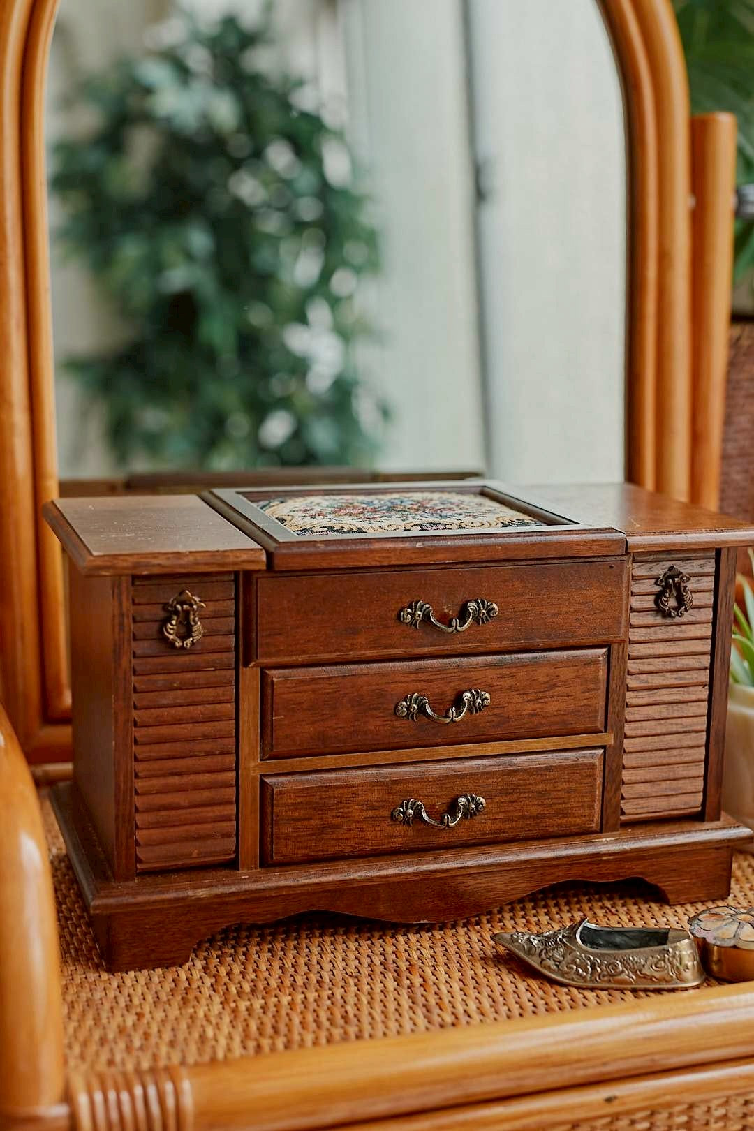 Rose Tapestry Jewel Chest