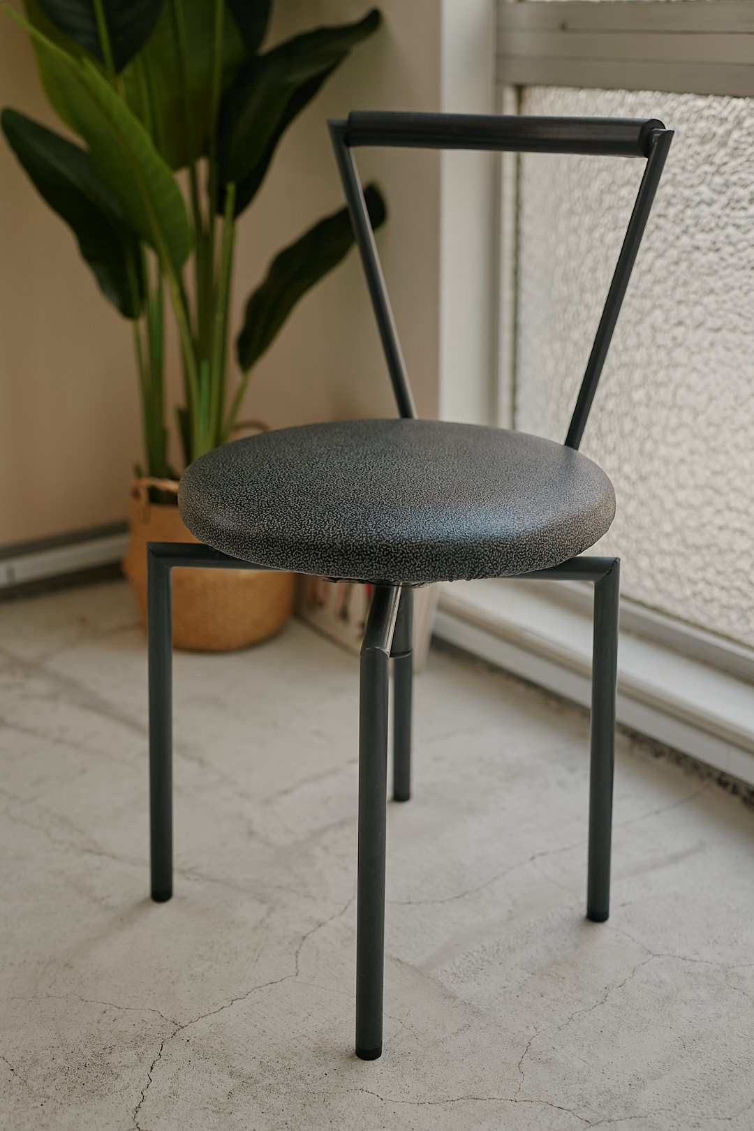 Swing Black Chair