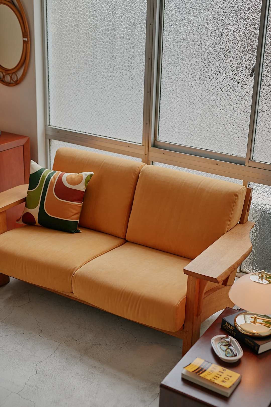柏木工 Yellow Fabric & Oak Flame Sofa