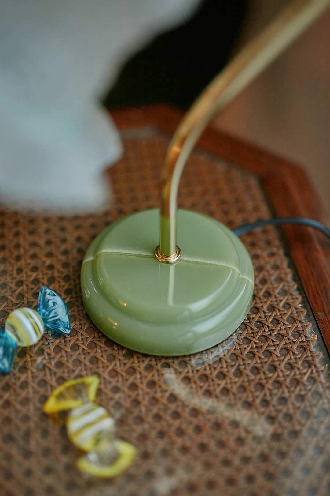 キシマ Frill glass table lamp