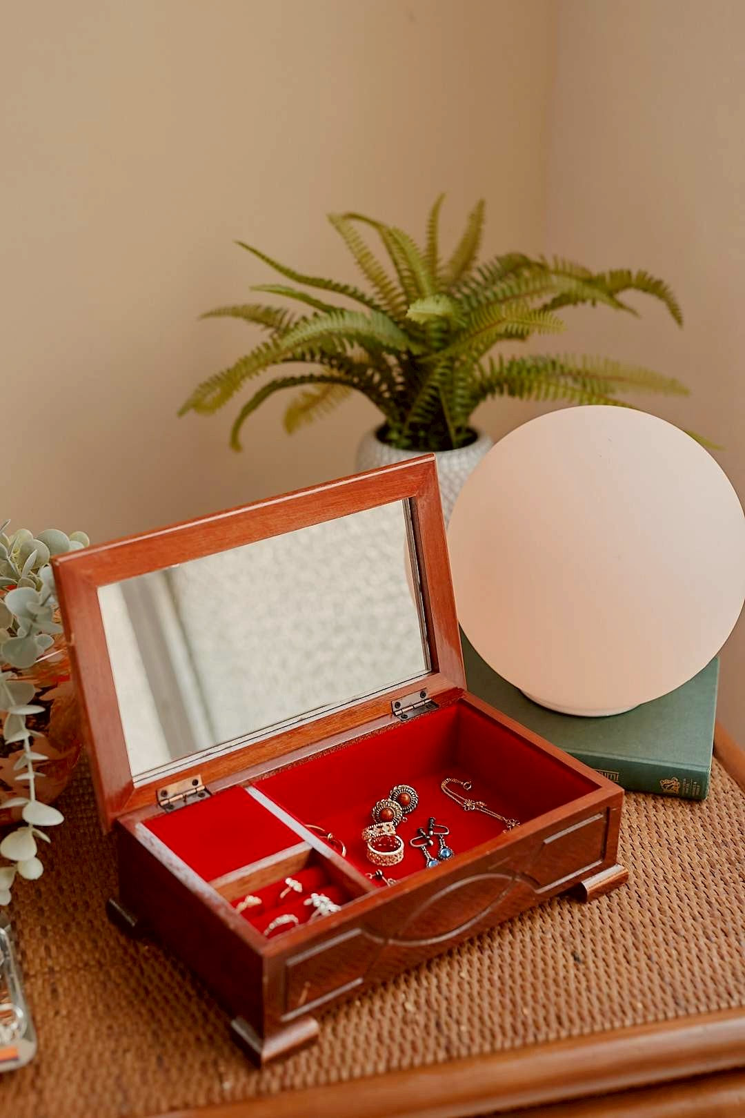 Flower Inlay Jewelry Box