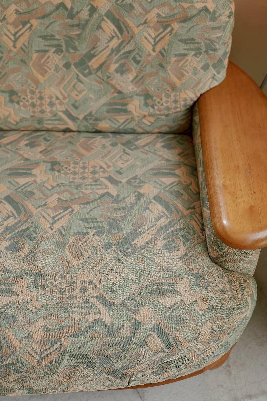 カリモク Natural Wood Arm Sofa