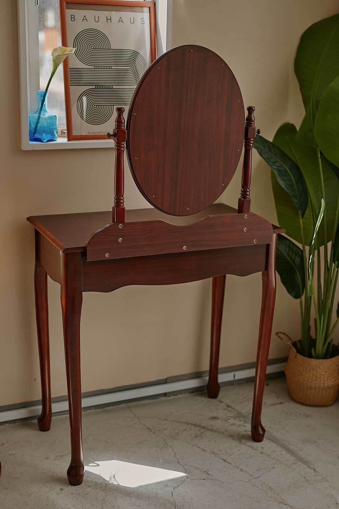 Classical Oval Dresser