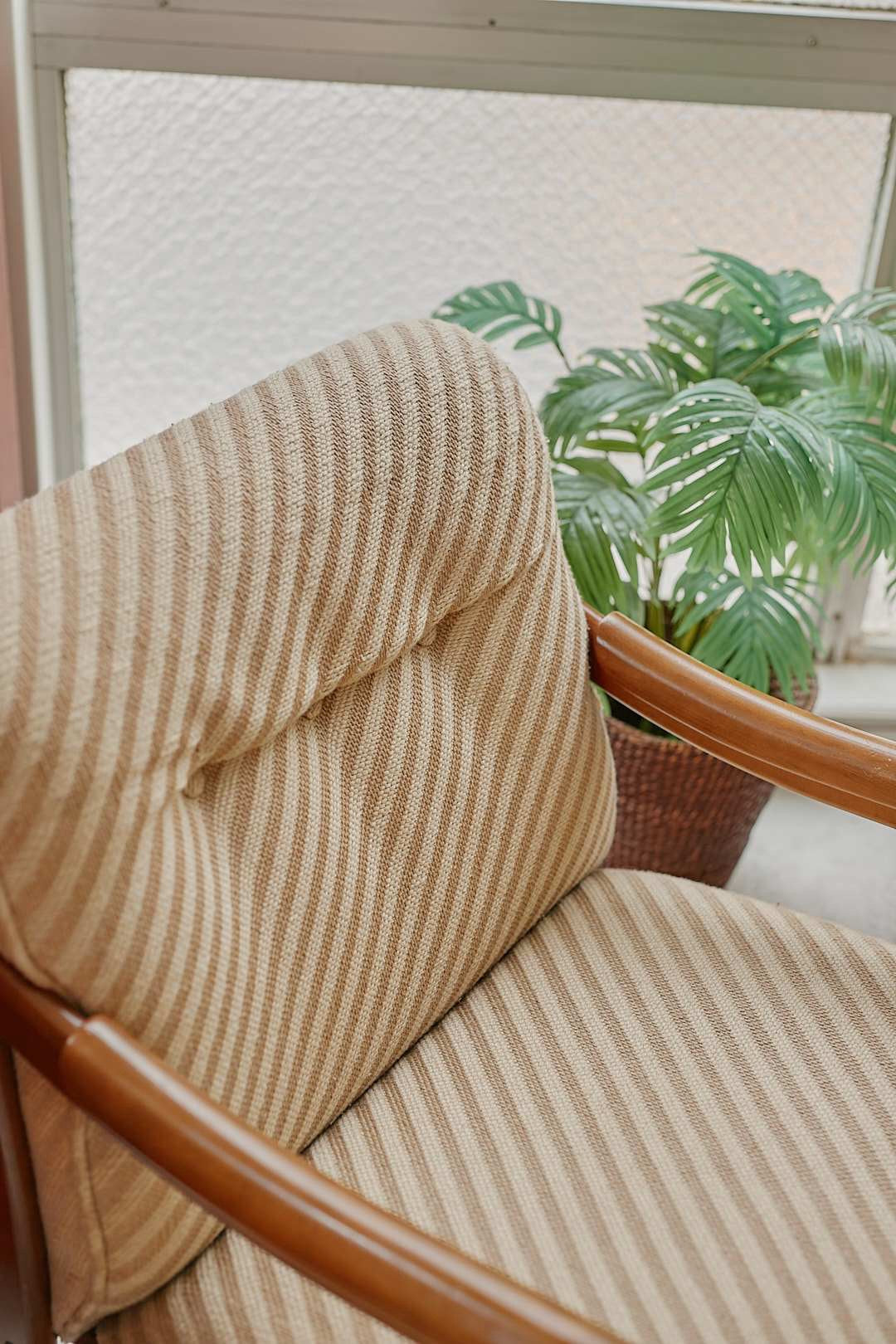 カリモク Stripe Arm Sofa