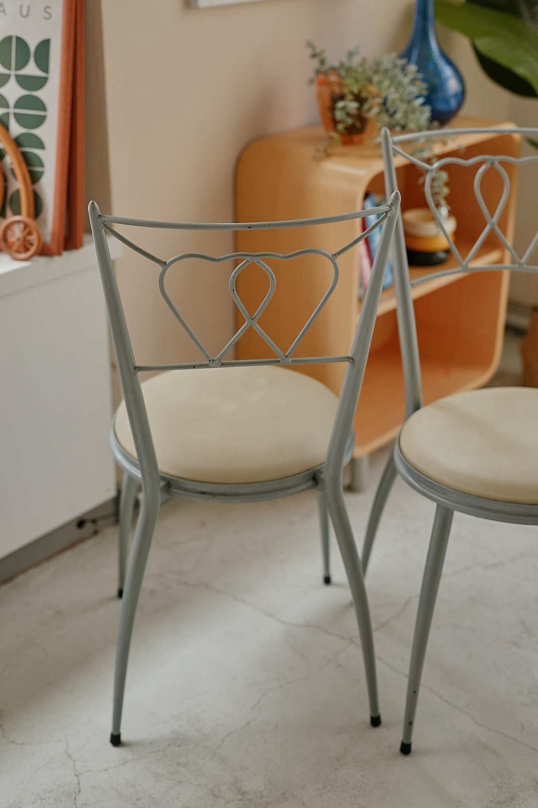 Heart Chair&Oval Glass Table Set