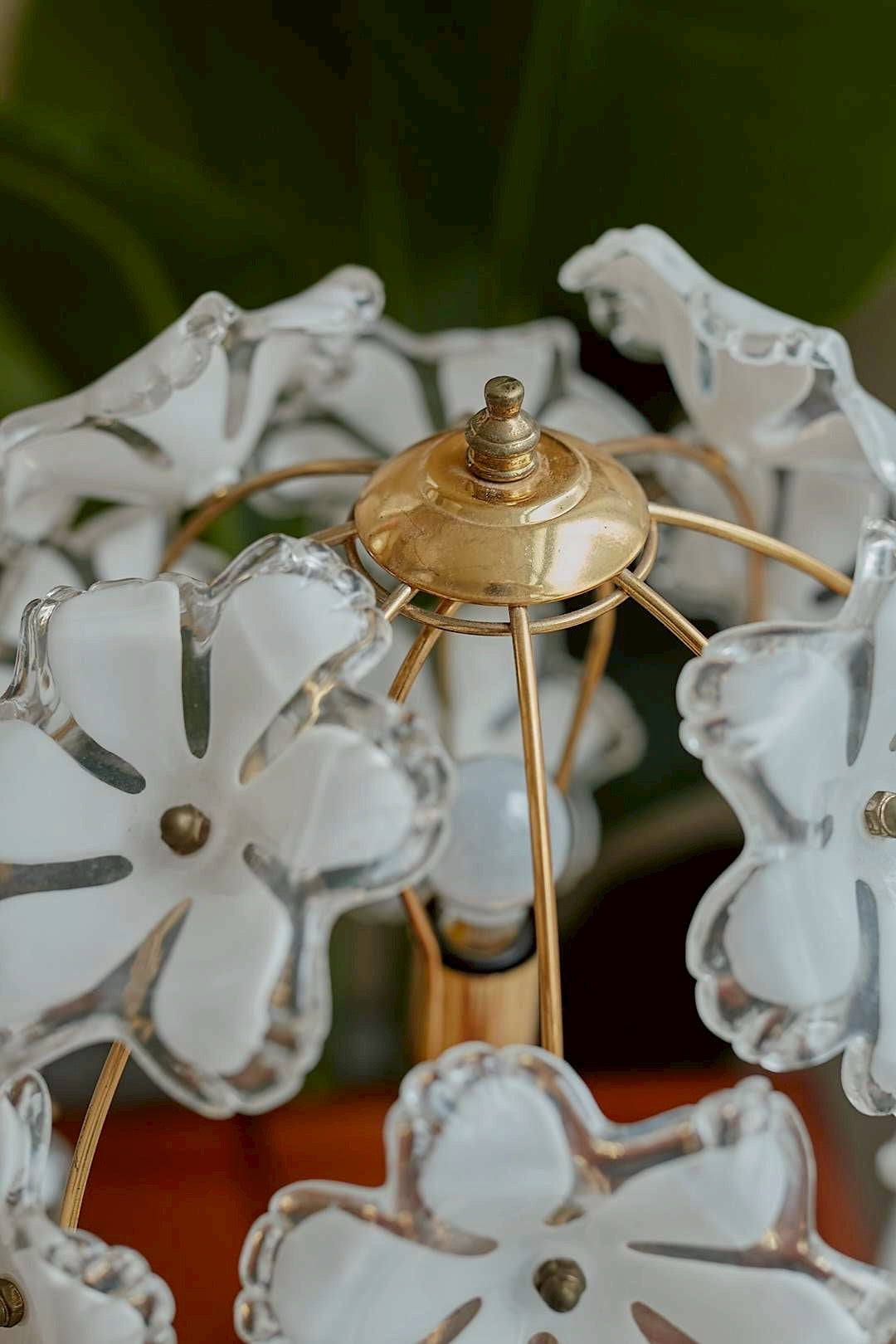 Blooming flower lamp