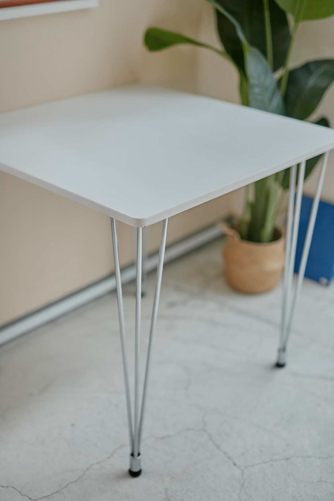 Slim Leg Work Table