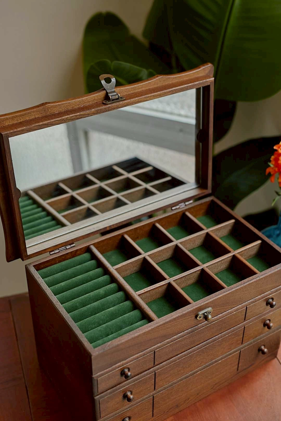 Green velvet jewelry box