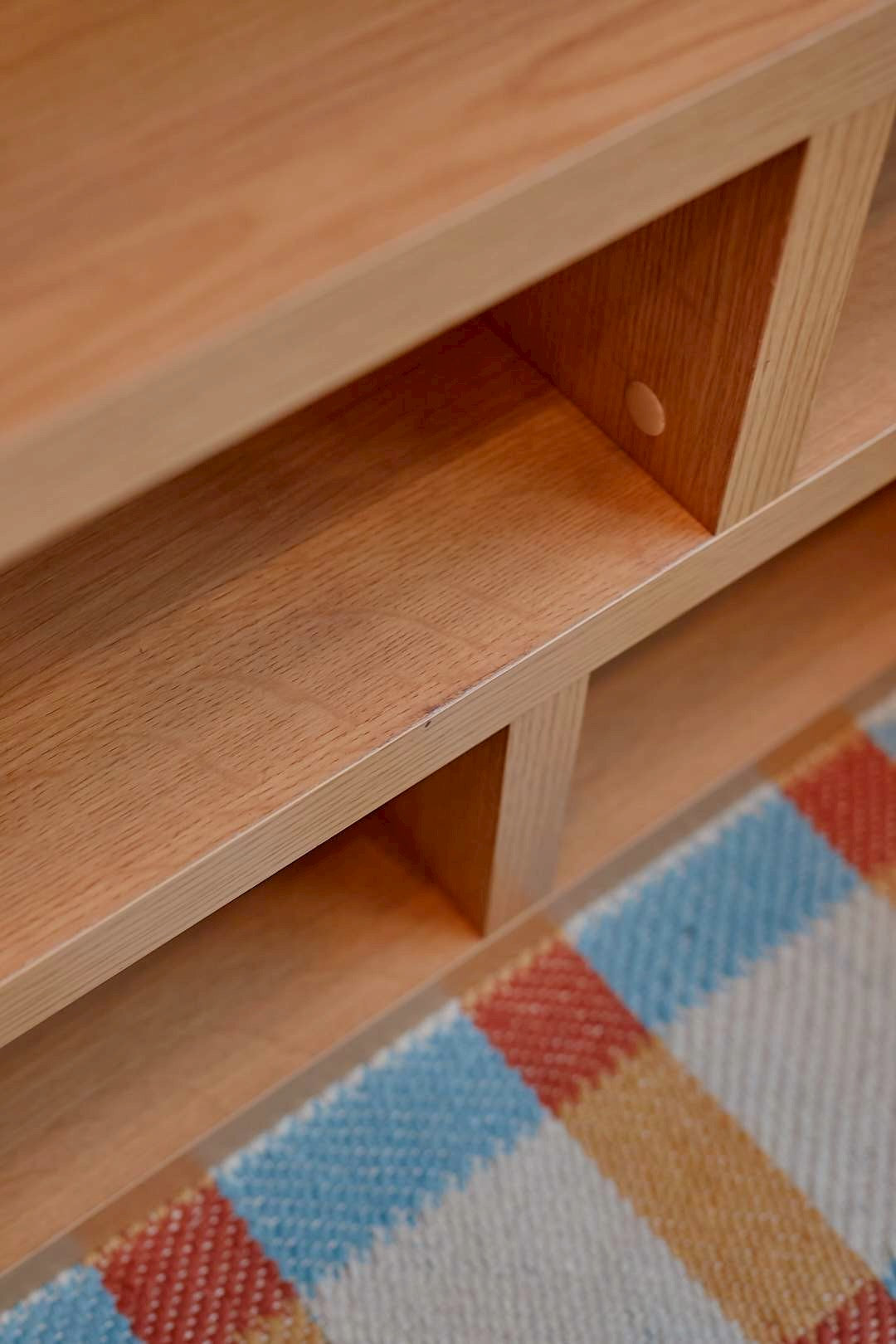 Step design open shelf