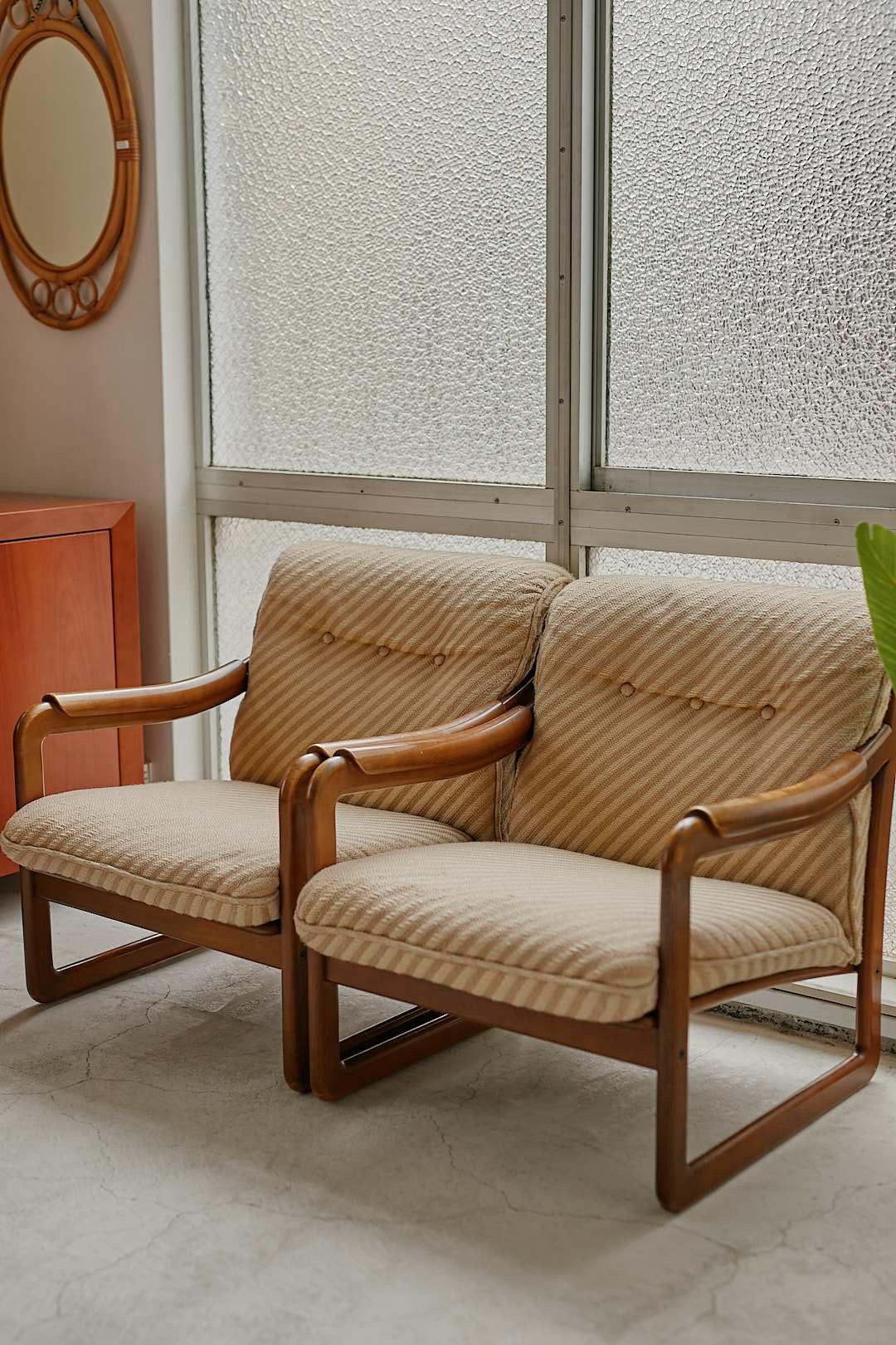 カリモク Stripe Arm Sofa