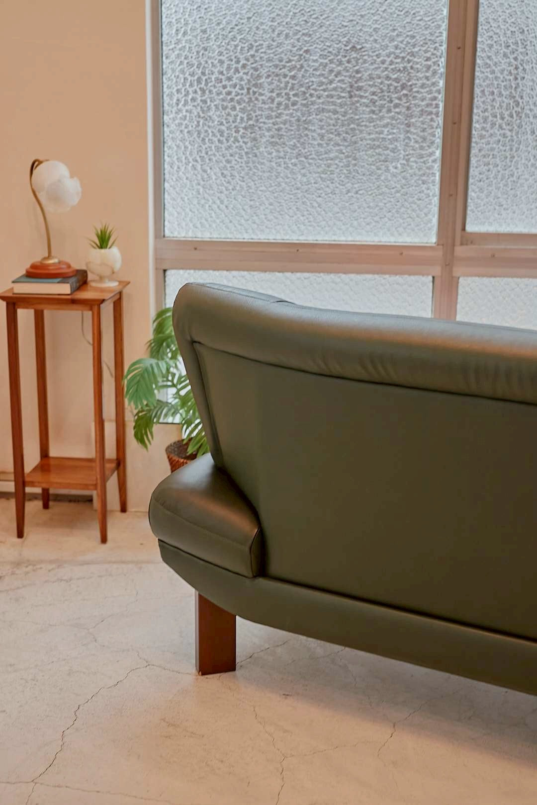 Leather Lounge Sofa & Ottoman