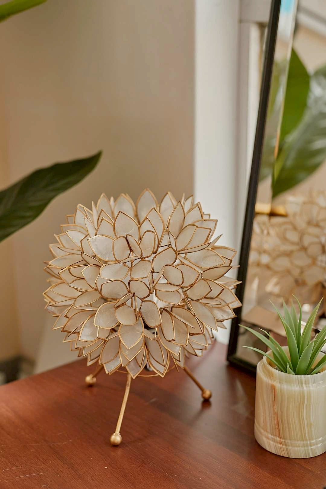Capiz Flower Ball Lamp