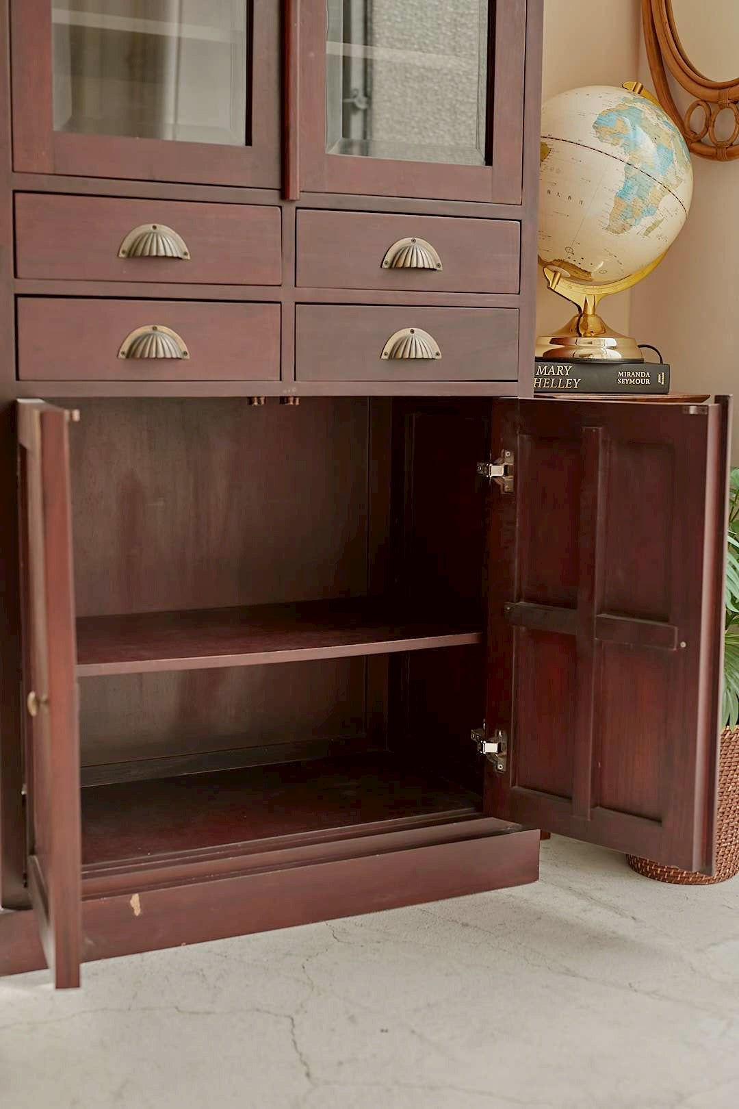 Shell handle glass cabinet