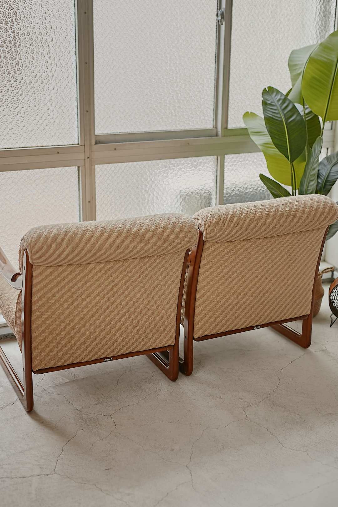 カリモク Stripe Arm Sofa