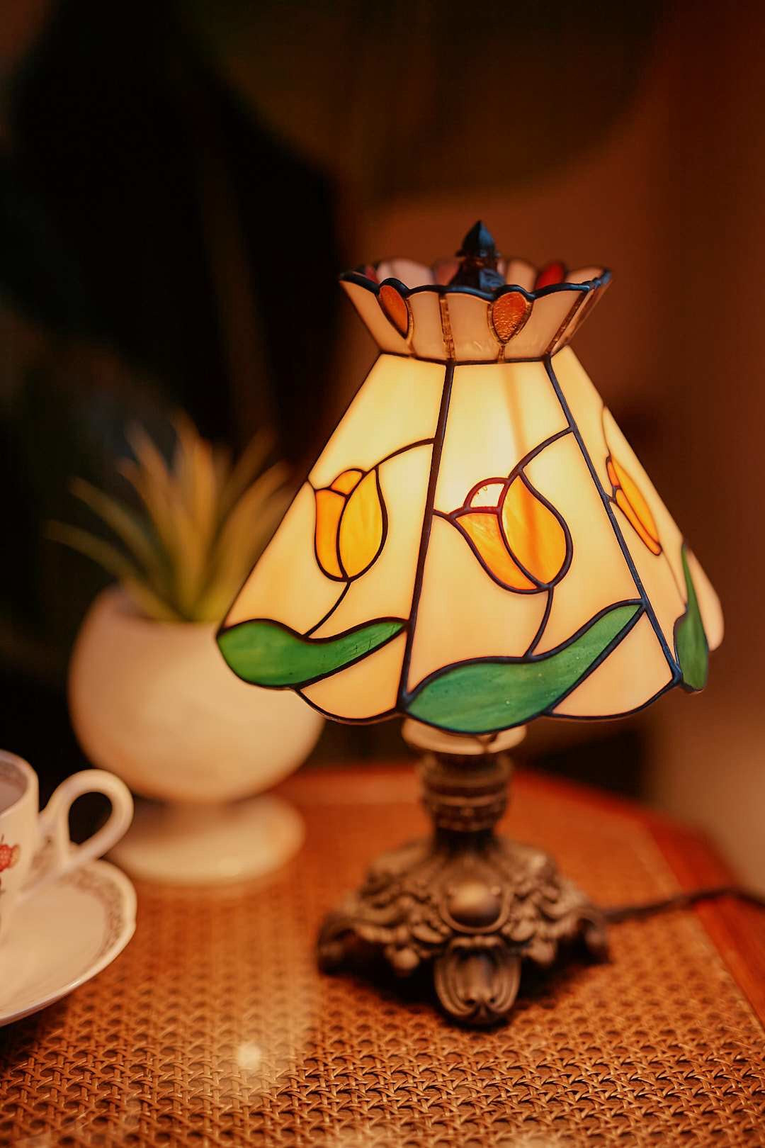 Tulip Stained Lamp