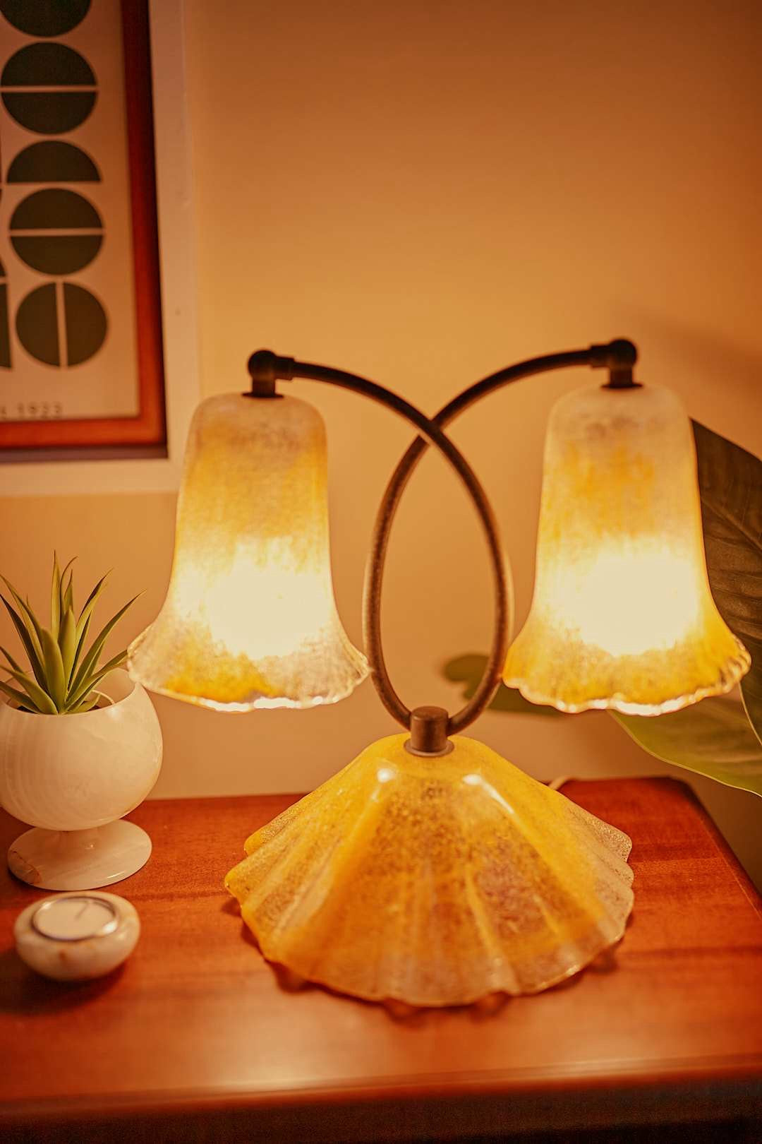 Iwata Glass

Twin Yellow Bell Lamp