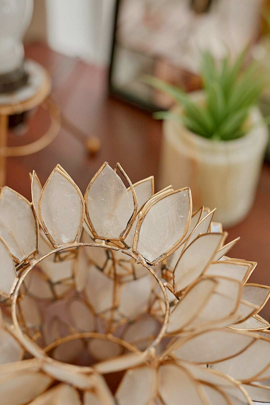Capiz Flower Ball Lamp