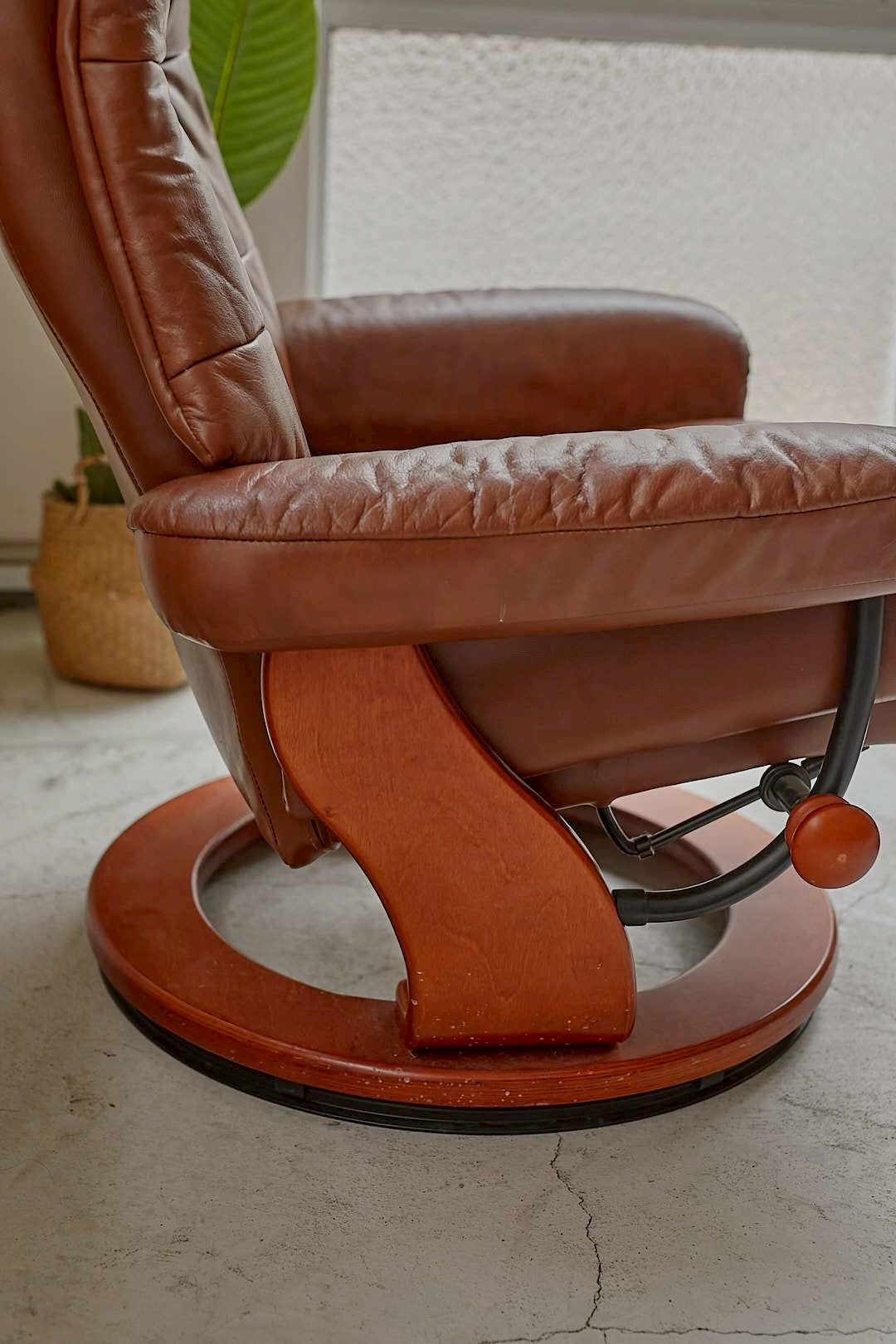 Leather Lounge Ritual