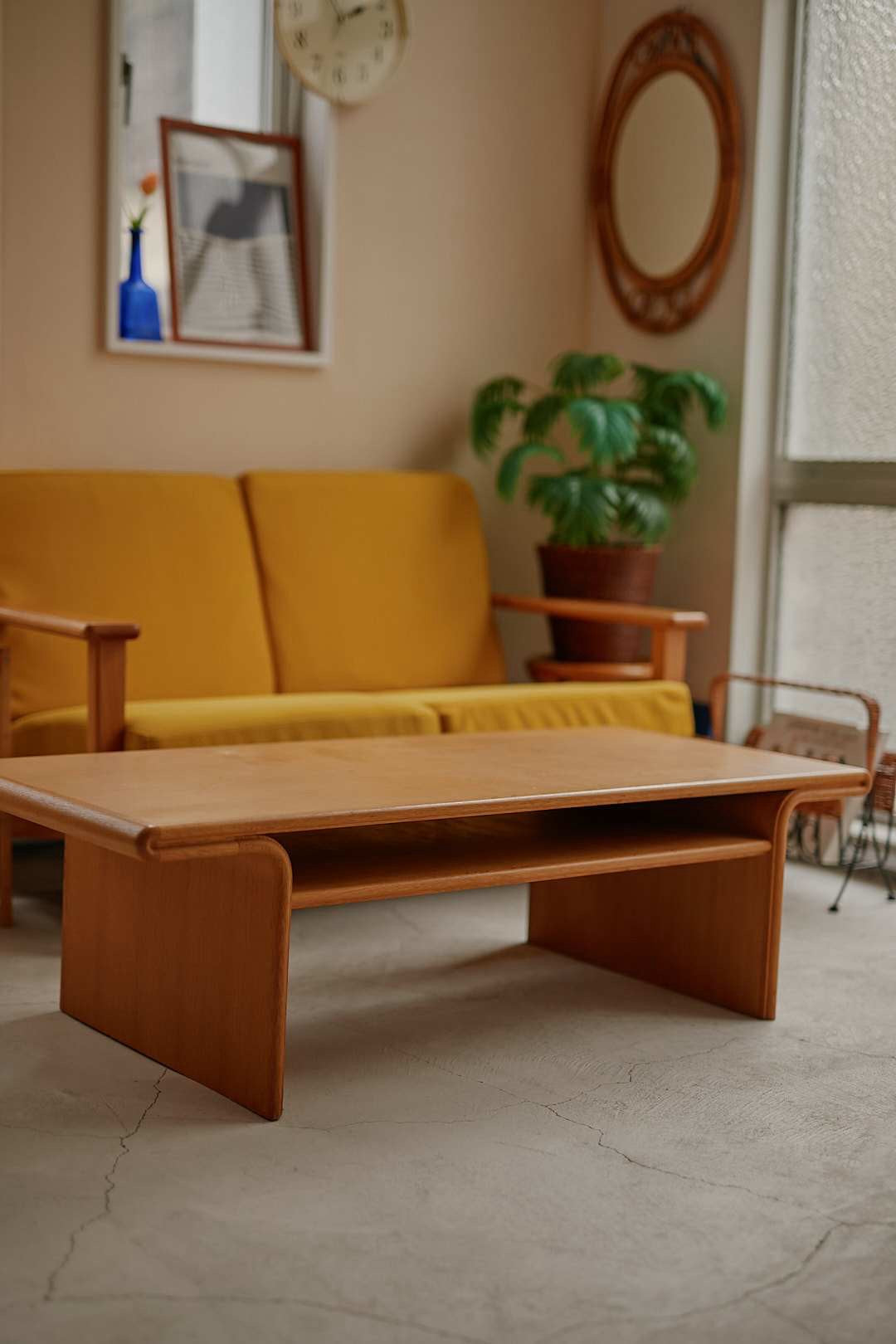 Round Edge Low Table