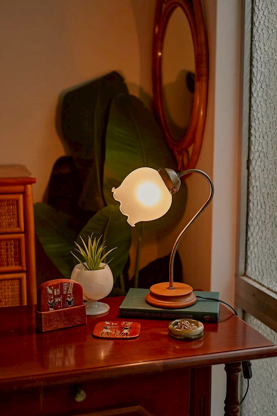 Lily of the valley table lamp